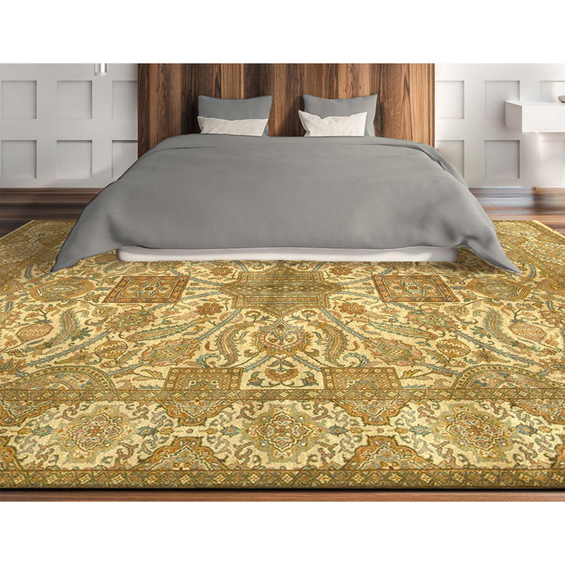 Hand Knotted Wool Oriental Area Rug in Gold