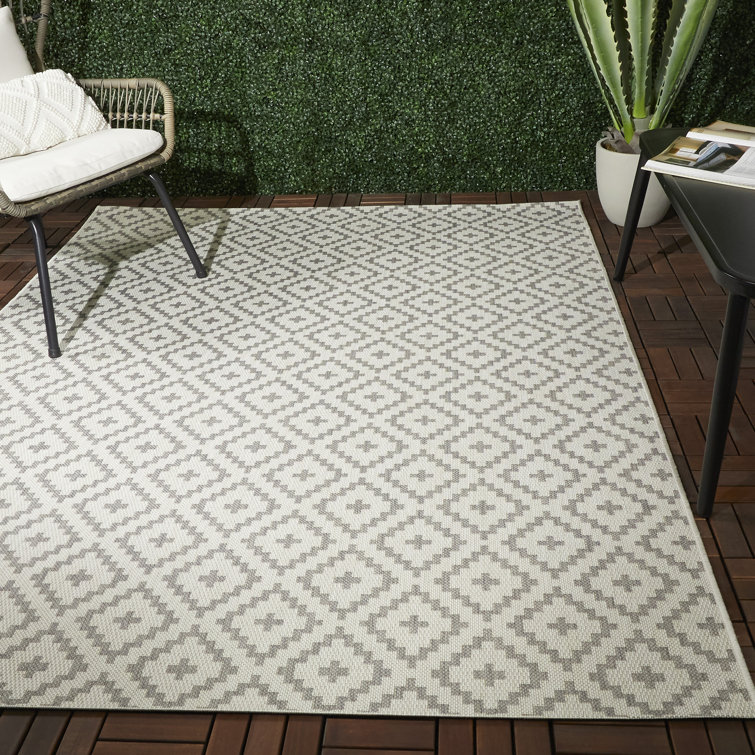 Ahmara Geometric Indoor / Outdoor Rug