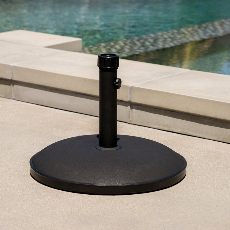 Porte-parapluie en béton et en acier robuste - 55 lb de poids lourd, noir, supporte des parapluies jusqu'à 12 pi et est sécuritaire avec un bouton de serrage, 20,24 po L x P 14,33 po, poids de la base noire, capacité de 19,70 à 3,54