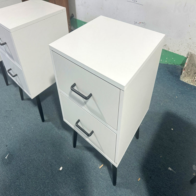 Table de chevet blanche à 2 tiroirs, moderne avec pieds et poignées en métal