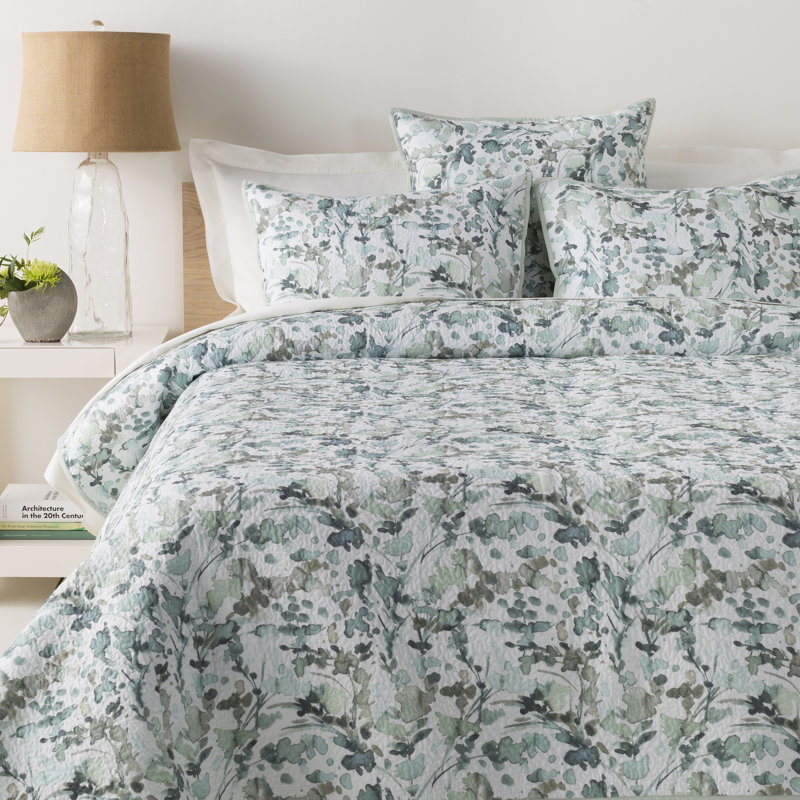 Naida Traditional Cotton Floral Quilt, Full/Queen Quilt + 2 Standard Shams, Aqua/Mint