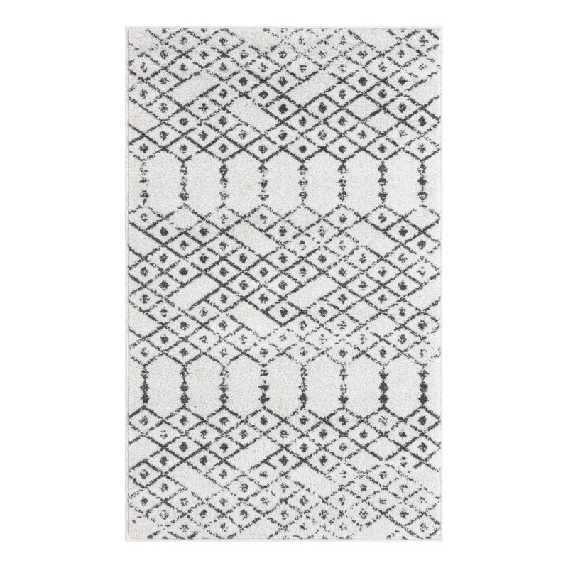 Isaiu Geometric Indoor Rug, Rectangle 3'3" x 5'3"
