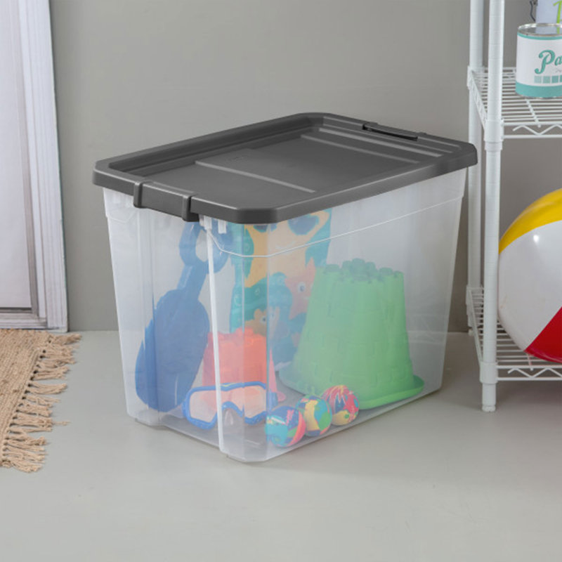 Contenants de rangement empilables en plastique transparent avec couvercle Sterilite, 108 pintes, Transparent / gris
