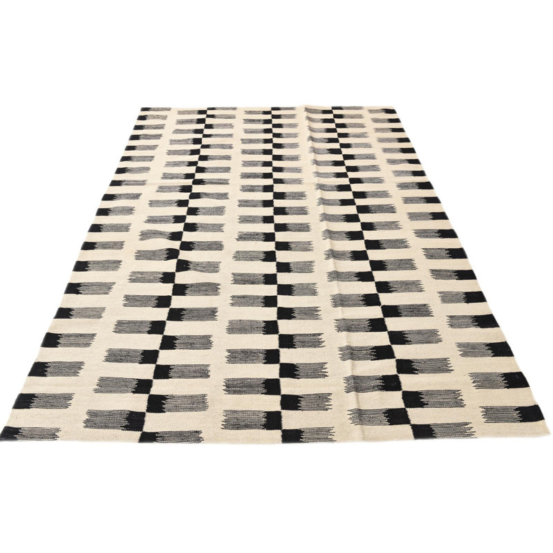 Tapis noir et blanc 5 x 8 Pinkerton