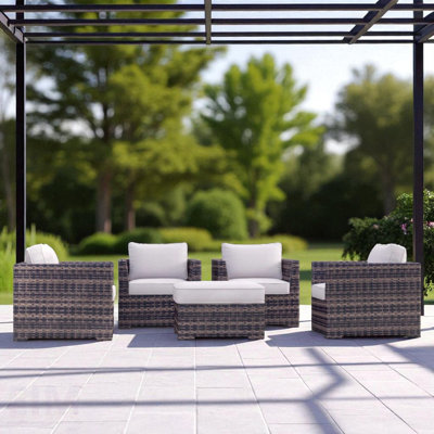 Ensemble de chaises de patio entièrement assemblées avec coussins et repose-pieds, durables et résistantes aux intempéries pour un confort extérieur