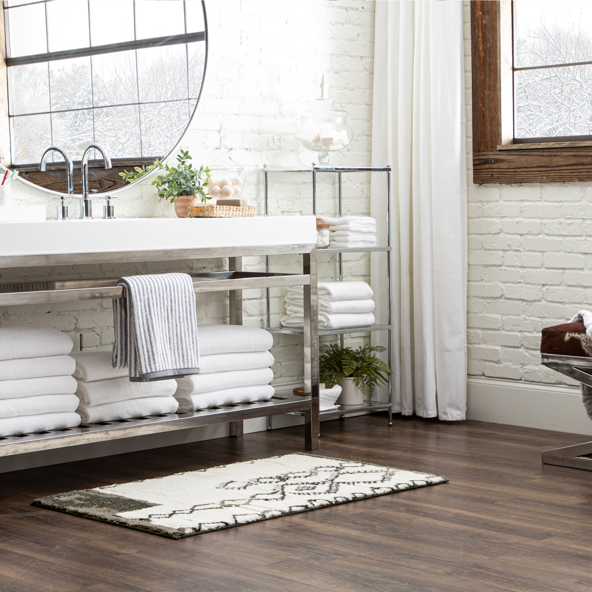 Kaylee Sahara Boho Stain/Fade Resistant Non-Slip Machine Washable Gray/Ivory Bath Rug, 21" W x 34" L