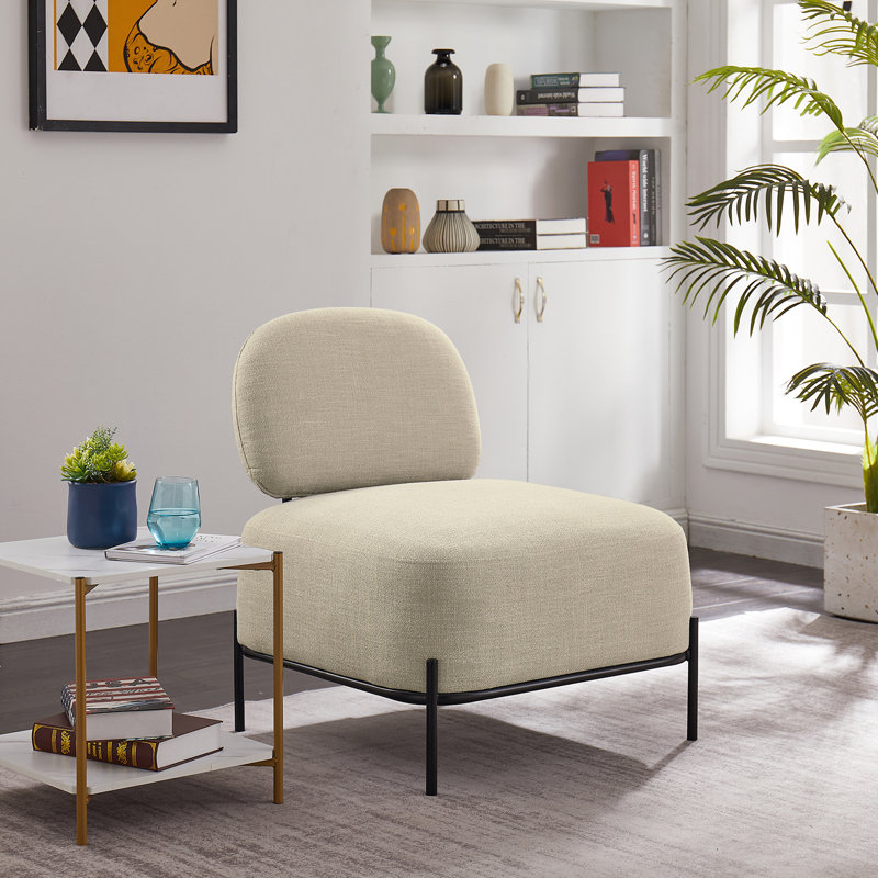 Chaise d'appoint avec pieds en métal 27,8 po Sara, Polyester beige