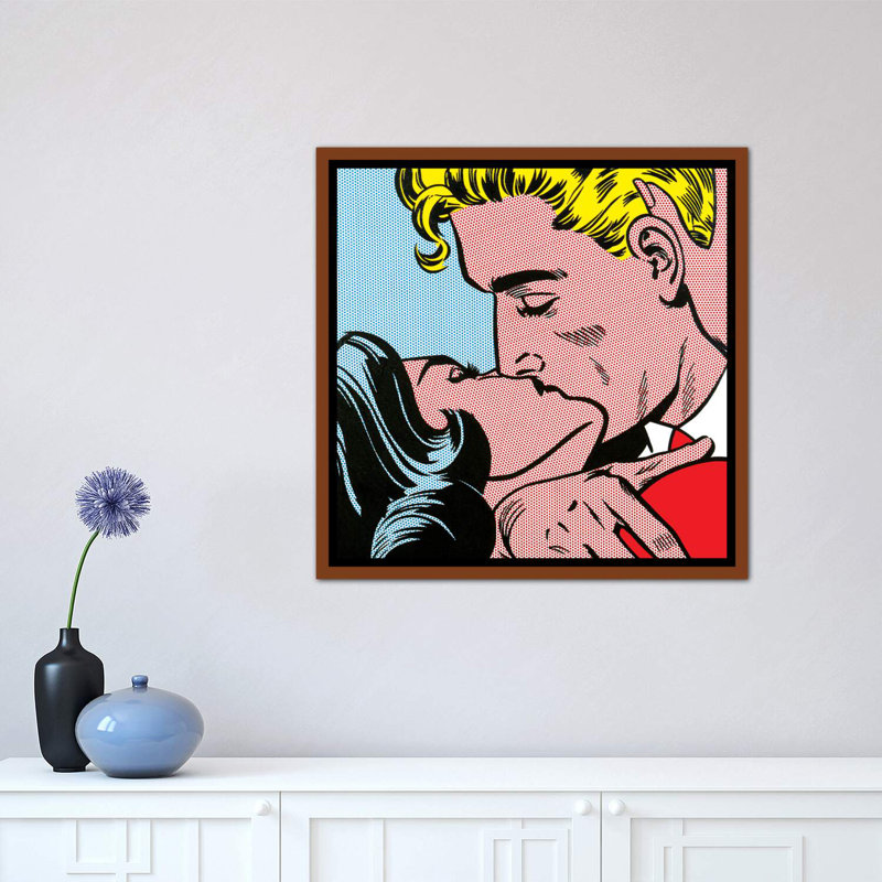 «Kiss I» par Toni Sanchez - impression d'art graphique, H 18 po x l 18 po x 1,5 po, Cadre flottant brun