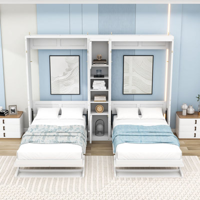 Deux lits simples escamotables avec armoires et tablettes