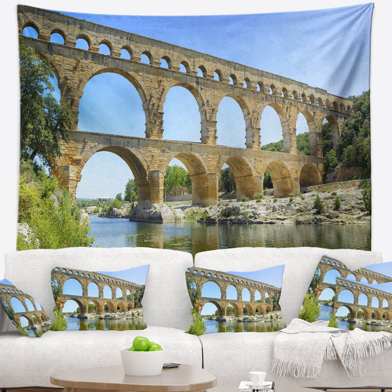 Tapisserie pont romain en aqueduc en France, H 78 po x l 92 po