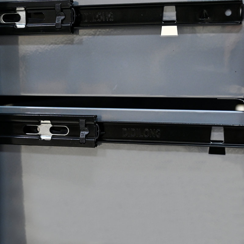 Coffre à outils roulant en métal 20 po à 4 tiroirs - Armoire de rangement en acier robuste avec glissières à roulement à billes et roulettes verrouillables (options multicolores)