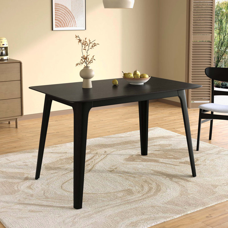 Table de salle à manger robuste avec pieds en bois massif pour un usage domestique à l'intérieur