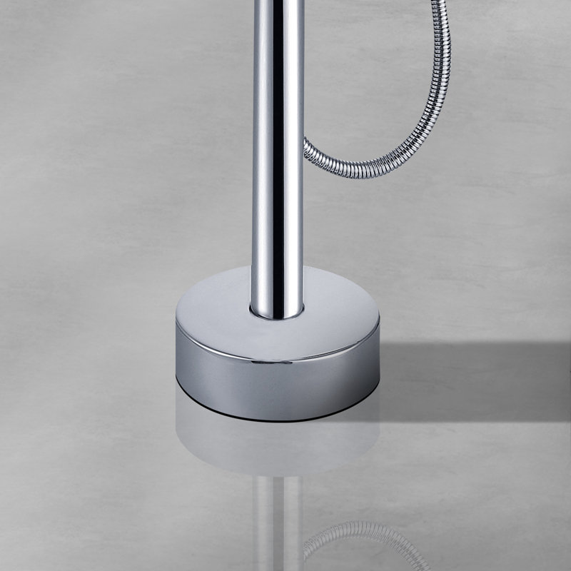 45 1/4 po Robinet de baignoire autoportant à 2 poignées avec pomme de douche à main, Chrome