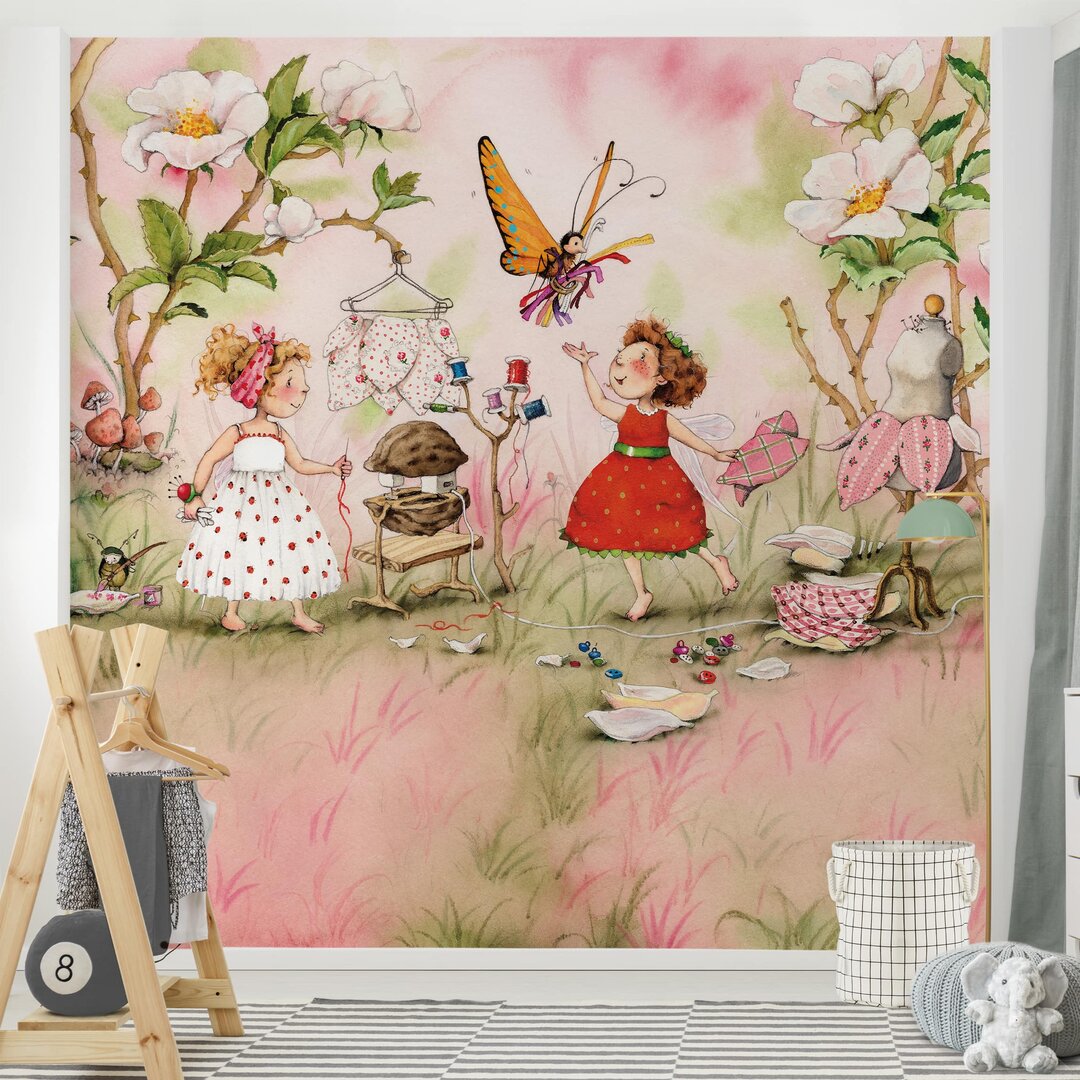 Strukturierte Fototapete Evie the Strawberry Fairy – Tailor's Room 1,92 m x 192 cm