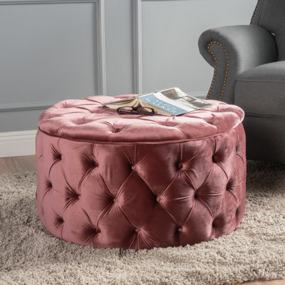 Velours rosé avec un design contemporain et un capitonnage à boutons polyvalent et élégant