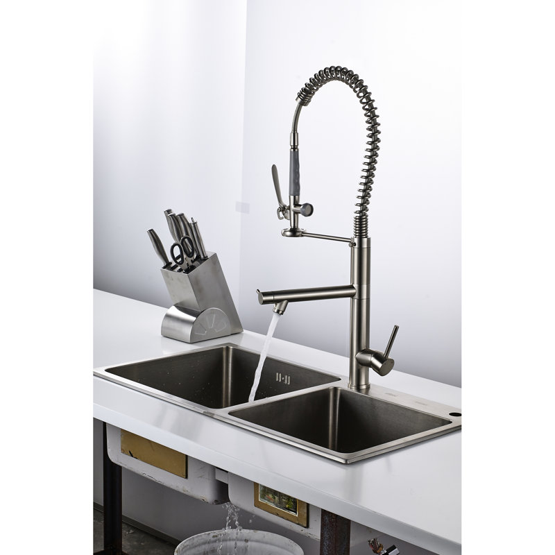 Robinet de cuisine en nickel brossé avec tirette robuste, corps réglable pour les cuisines contemporaines
