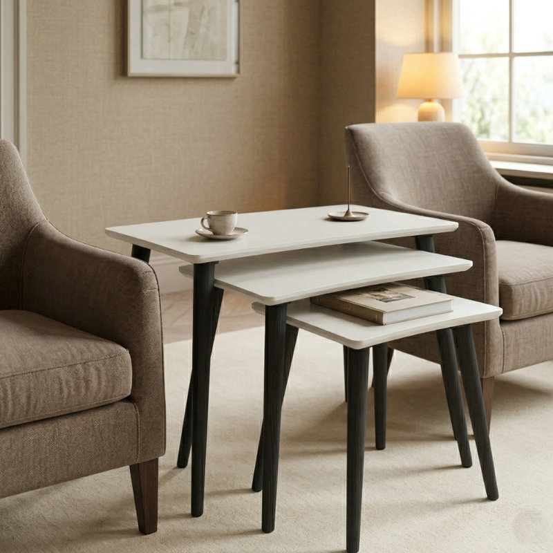 Ensemble de 3 tables d'appoint gigognes avec pieds en bois massif