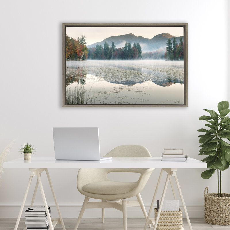 Cadre flottant d'automne avec feuillage de lac, design par Shelley Lake, H 21 po x l 31 po, Cadre flottant orme Montalcino