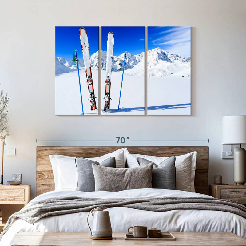 «Équipement de ski», 3 pièces sur toile, H 36 po x l 57 po x P 1,25 po