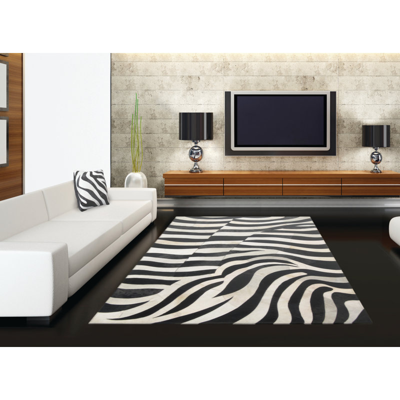 Area Cowhide Animal Print Area Rug in Black/Off White/Cream, Rectangle 6' x 9'