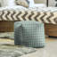 Repose-pieds cube à motif shifted arrows-1225834787-1276830364
