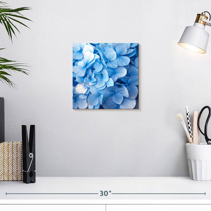 Fleurs bleues Harnek, H 10 po x l 10 po