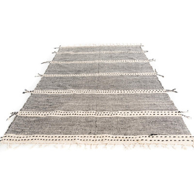Tapis noir et blanc Mosser
