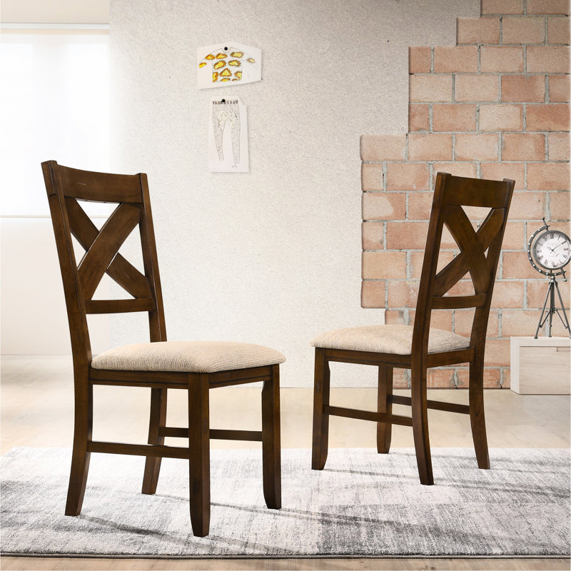 Chaises de salle à manger en bois massif, paire de noisettes foncées, sièges rembourrés en mousse avec accoudoirs texturés brun clair l 17 po x l 18,5 po et H 39,5 po, matériau de rembourrage