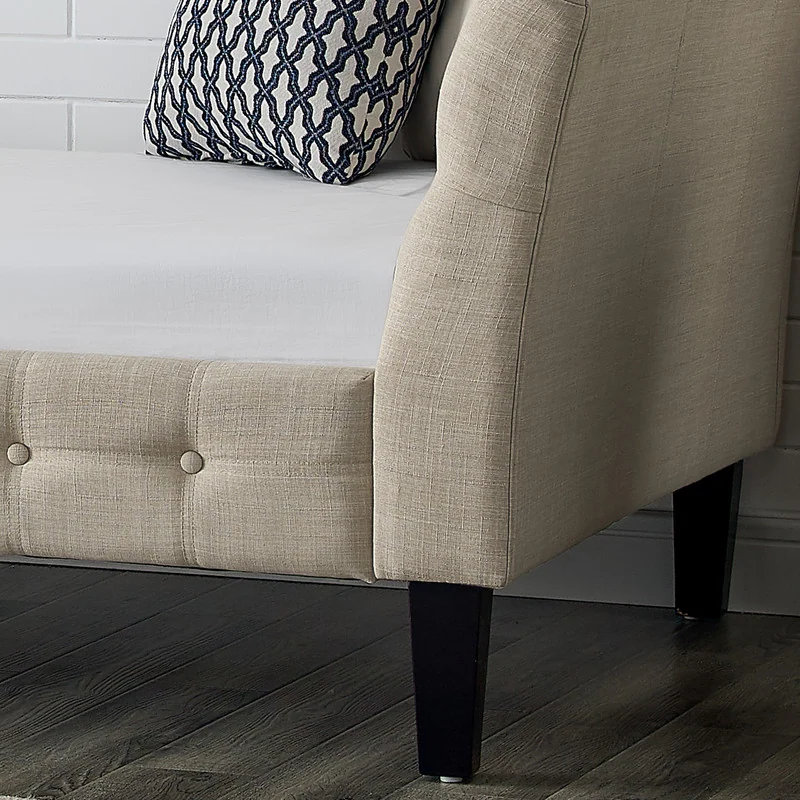 Canapé-lit rembourré en polyester fin capitonné à boutons avec pieds en bois, beige