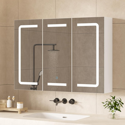 Armoire à pharmacie avec tablettes de rangement, armoire de salle de bain avec éclairage, armoire murale de salle de bain à trois portes avec lumières à DEL, tablettes réglables et douilles