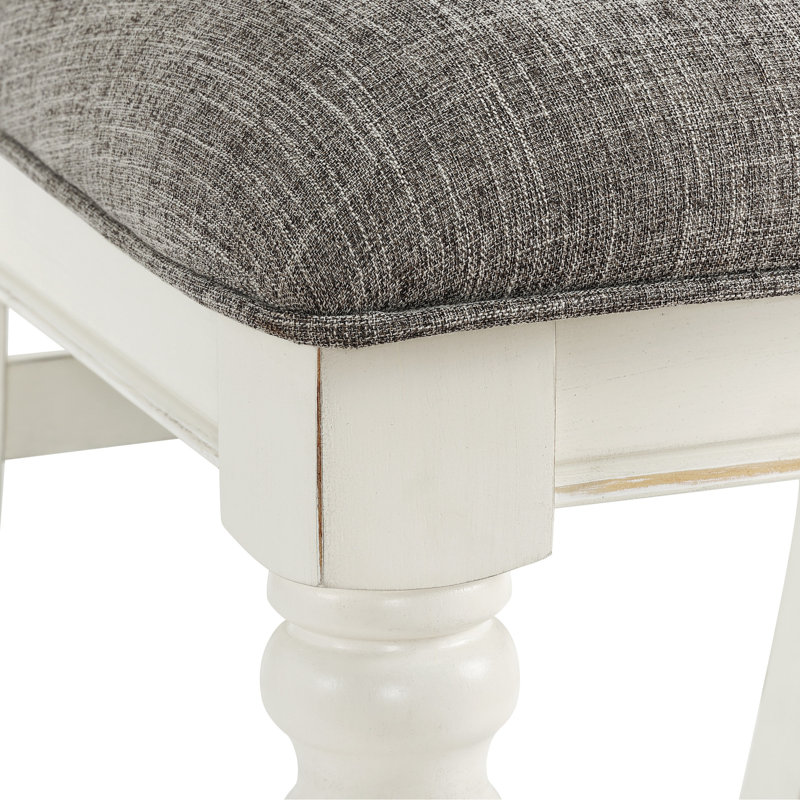 Chaises de salle à manger rembourrées 2 - Structure en bois blanc antique, siège en tissu gris, rembourrage en mousse épaisse, pieds élégants, dossier roulé pour le confort de 2 chaises. Siège et dossier, mousse. Bois massif. Patiné