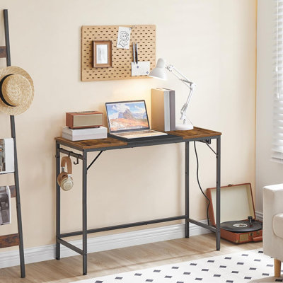 Bureau d'ordinateur rustique brun et noir: bureau d'écriture pour bureau à domicile avec prise de courant et 3 crochets, robuste et facile à assembler