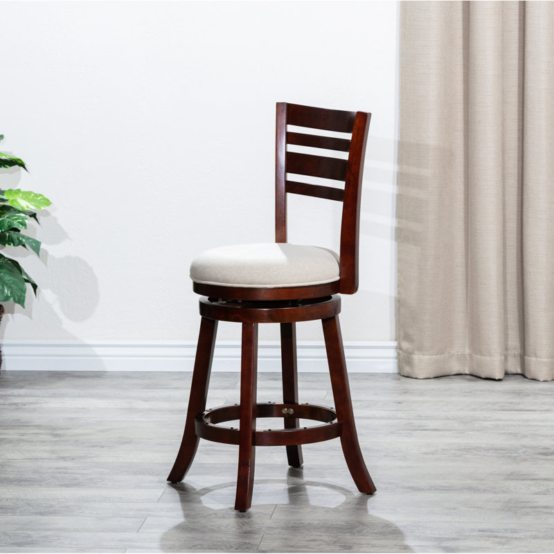Le tabouret de comptoir de 24 po avec dossier à lattes et pivotant, cerise, tissu beige, ajoute du charme au siège pivotant à hauteur de pièce, crée un espace invitant