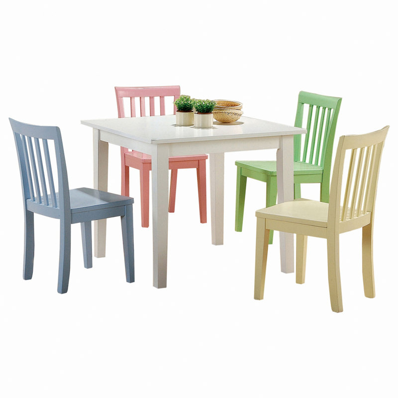 Ensemble de 5 petites tables et chaises