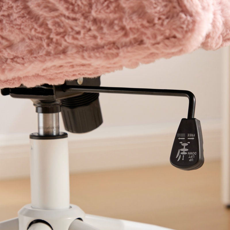 Chaise de bureau rose en fausse fourrure avec siège de 26,4 pouces, inclinaison réglable, pivotant à 360 degrés, pour chambre à coucher et meuble-lavabo