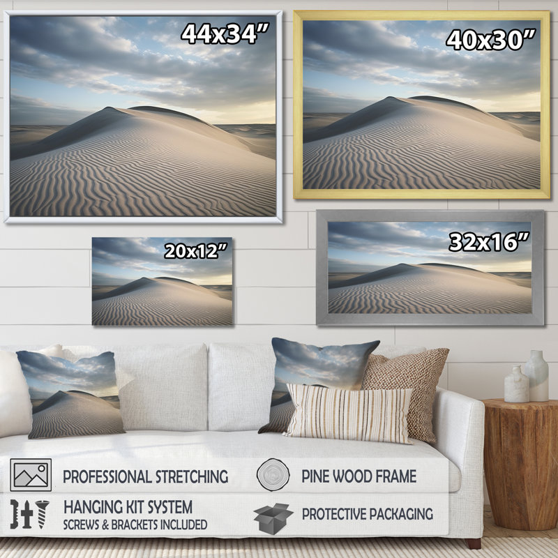 «Black and White Dunes Photo III - Coastal Beach», reproductions encadrées, Cadre flottant naturel