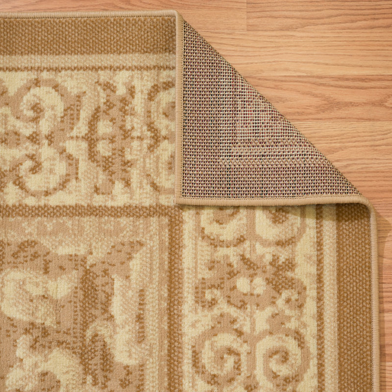 Tapis beige Jeppesen, 1 pi 11 po x 3 pi 3 po
