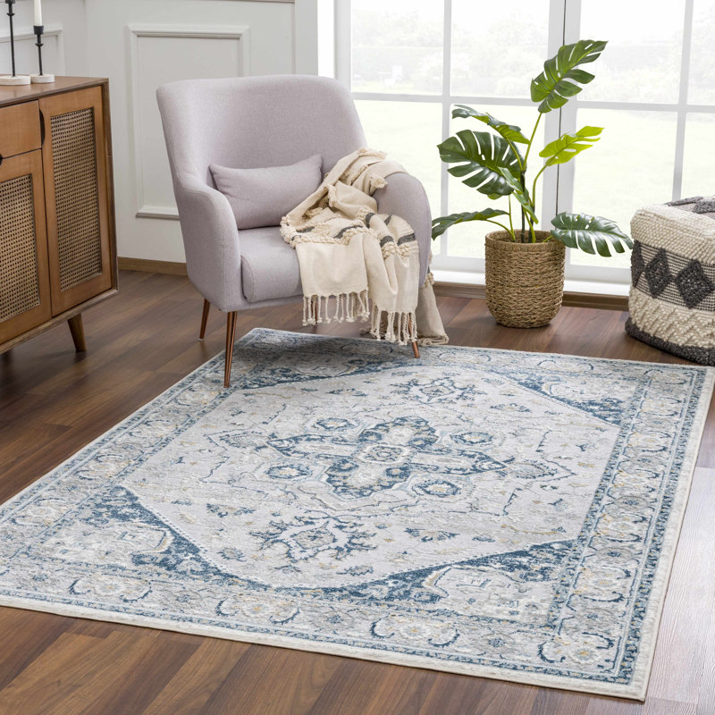 Tapis oriental bleu en polypropylène tissé à la main Basak, Rectangle 5 pi 3 po x 7 pi