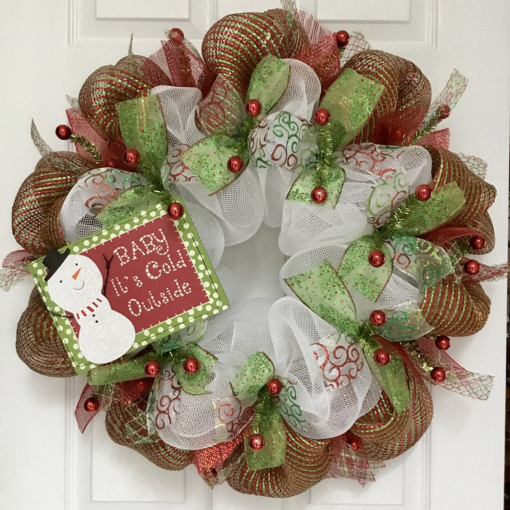 Christmas Mesh Wreath in Three Simple Steps! - DIY Candy