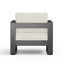 Finition de la chaise club avec coussin