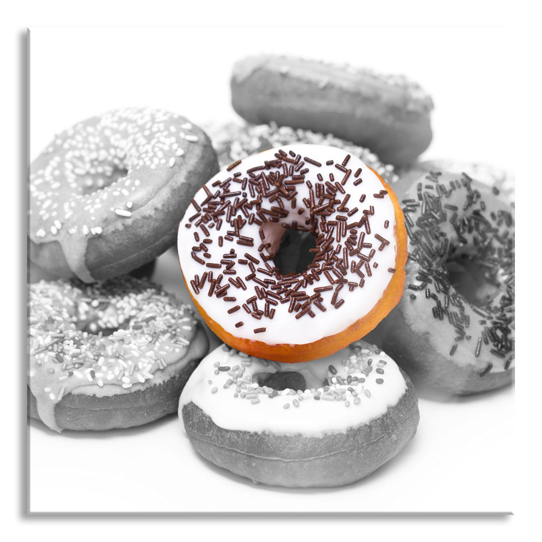 Glasbild Glasierter Donut mit Streuseln