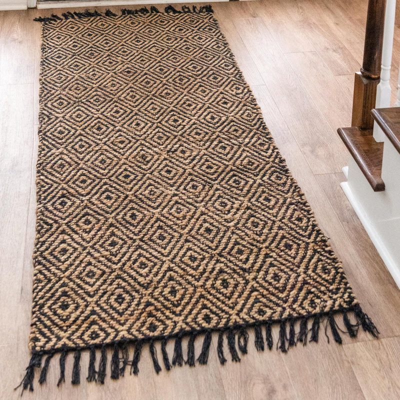 Tapis beige tressé à la main Mcelhaney, Tapis de couloir 2 pi 2 po x 12 pi