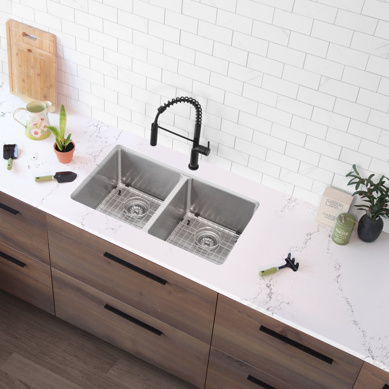 Stylish Dual Mount 31" Double Bowl Stainless Steel Kitchen Sink with Grids and Strainers