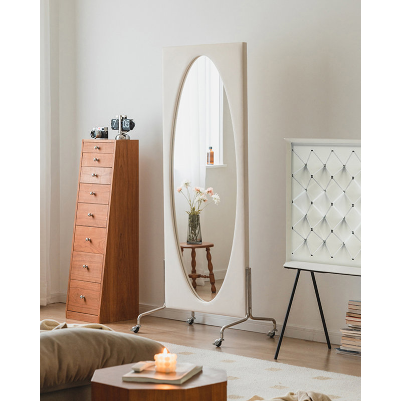 Miroir pleine grandeur ovale de style français
