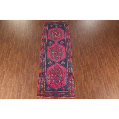 Tapis de couloir bleu marine et fuchsia 4 x 12
