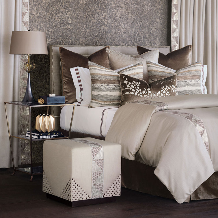 Teryn Comforter