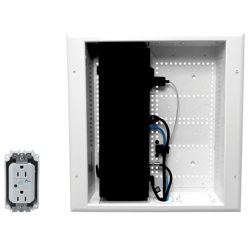 Boîtier multimédia connecté à l’électronique avec prise de courant