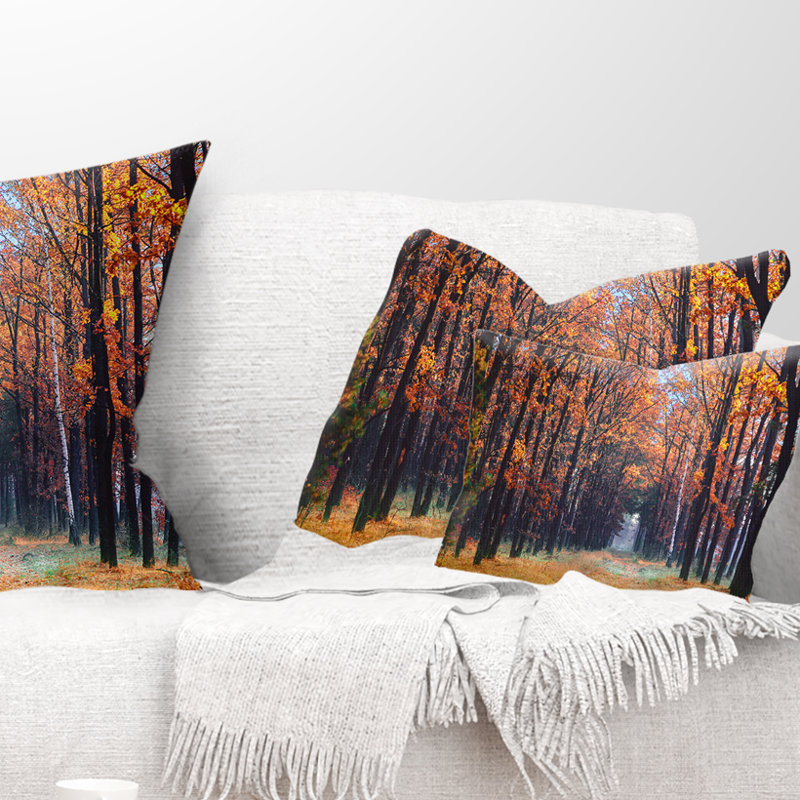 Alley in the Dense Autumn Forest - Coussin décoratif imprimé forêt, 12 po x 20 po, Rectangle