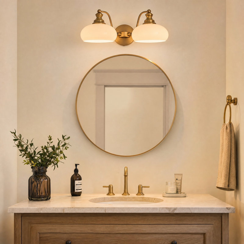 Éclairage pour salle de bain 2 lumières avec abat-jour en céramique blanc éclatant, Milk White, Brass, Deux lumières