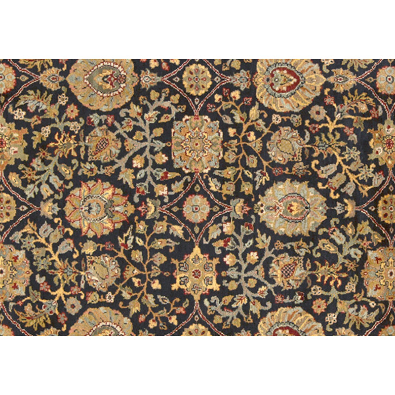 Hand Knotted Wool Area Rug in Black And Red